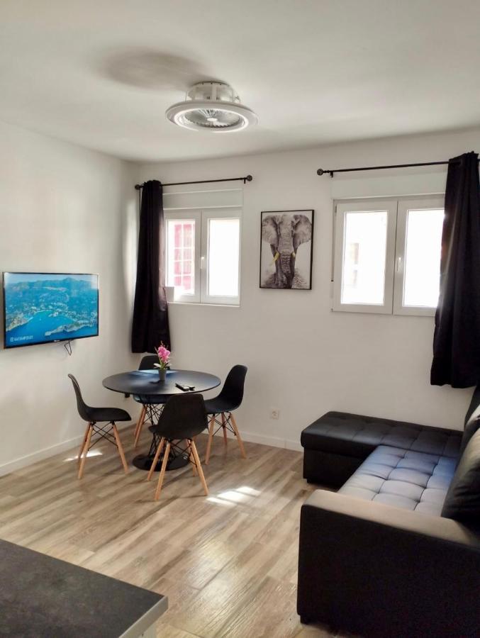 Apartamento Blanco Y Negro En El Centro 阿利坎特 外观 照片