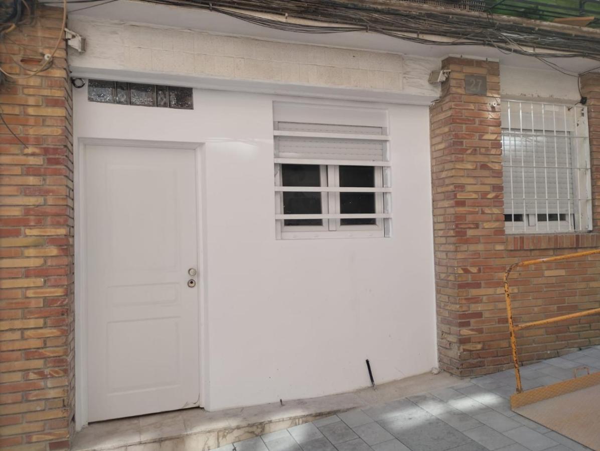 Apartamento Blanco Y Negro En El Centro 阿利坎特 外观 照片