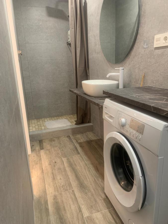 Apartamento Blanco Y Negro En El Centro 阿利坎特 外观 照片