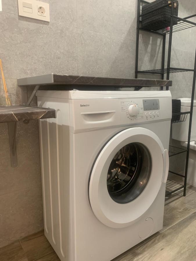 Apartamento Blanco Y Negro En El Centro 阿利坎特 外观 照片