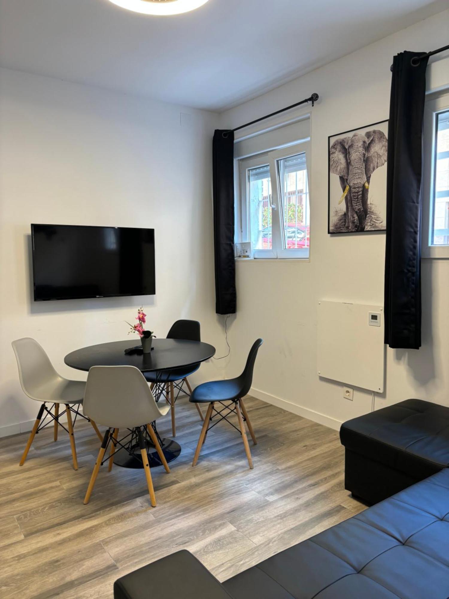 Apartamento Blanco Y Negro En El Centro 阿利坎特 外观 照片