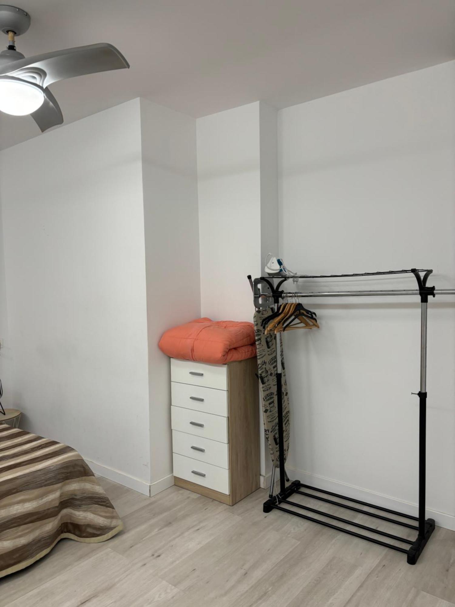 Apartamento Blanco Y Negro En El Centro 阿利坎特 外观 照片